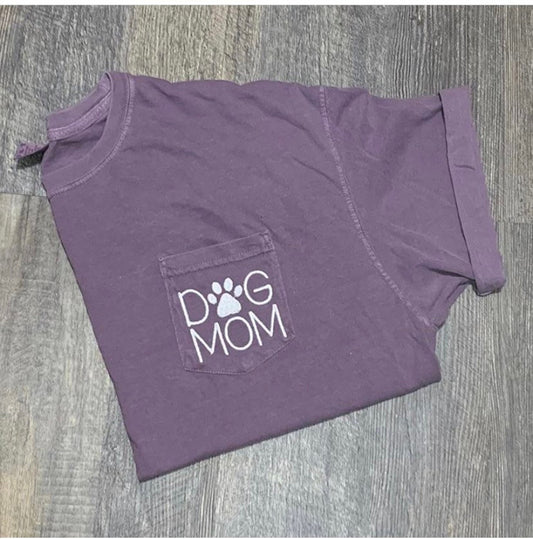 Dog Mom Comfort Color Pocket T-shirt